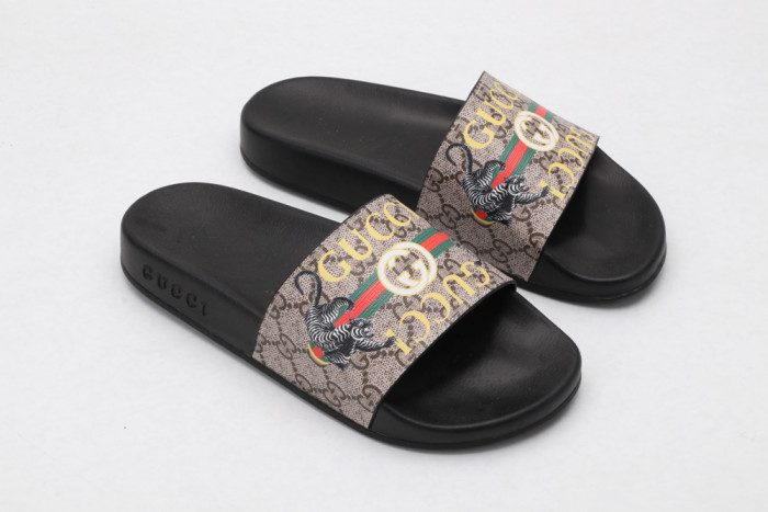 G*u*i slippers